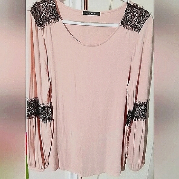 NEWOT🎀SUZY SHIER Viscose Pink Long Sleeve Blouse with Black Lace Fringe Sz: L - Picture 10 of 10